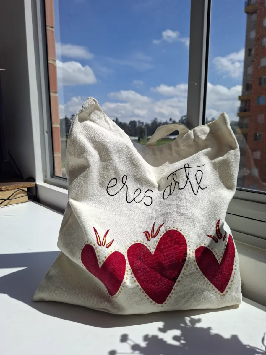 Tote pintada a mano con diseño floral